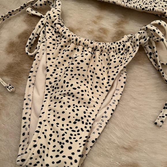 Swimsuit - Picture 6 of 8